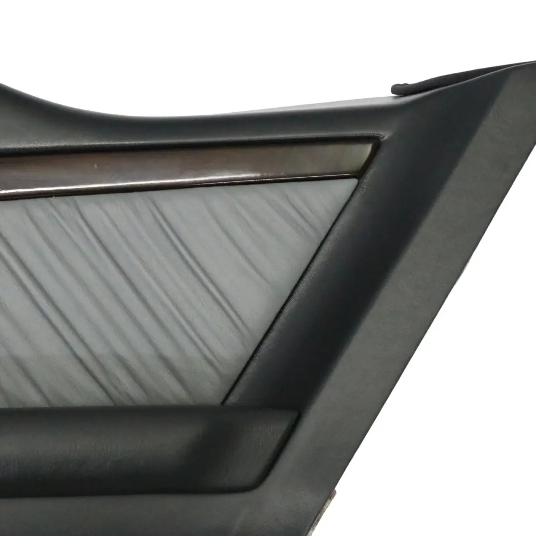 Tapa Tarjeta Puerta Trasera Derecha Panel Cuero Tela para Mercedes C140 con número de pieza A1406900826 Mercedes C140 Tapa Tarjeta Puerta Trasera Derecha Panel Cuero Tela - SKU A1406900826 - Número de pieza A1406900826