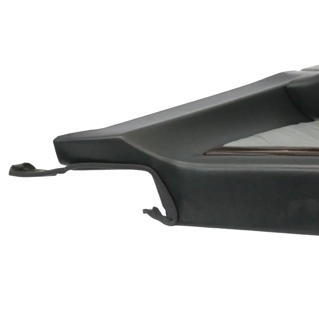 Couvercle Carte Porte Arrière Droite Panneau Tissu pour Mercedes C140 à propos du numéro de pièce A1406900826 Mercedes C140 Couvercle Carte Porte Arrière Droite Panneau Tissu - SKU A1406900826 - Numéro de pièce A1406900826