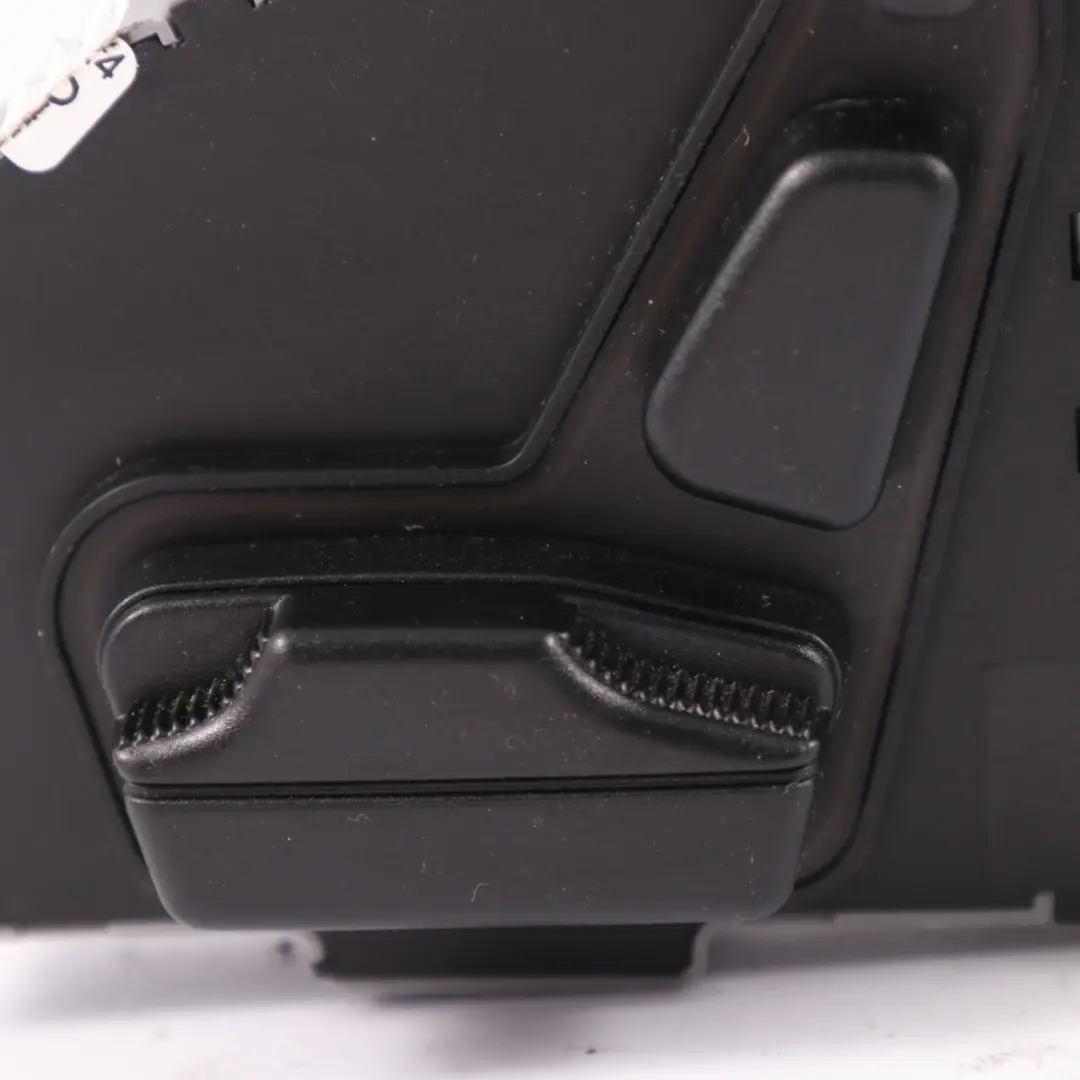 Sitzverstellungsschalter vorne rechts Memory Taste für Mercedes C140 mit Teilenummer A1408200610 Mercedes C140 Sitzverstellungsschalter vorne rechts Memory Taste - SKU A1408200610 - Teilenummer A1408200610