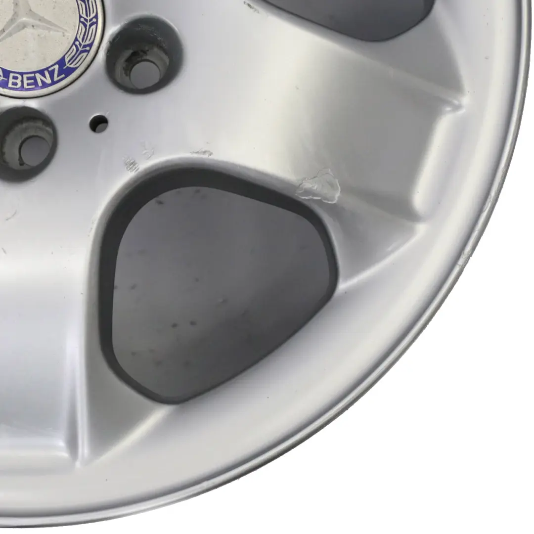 Srebrna felga aluminiowa Mercedes ML W163 17" 8J ET:52 do o numerze A1634012602 Srebrna felga aluminiowa Mercedes ML W163 17" 8J ET:52 - SKU A1634012602-1 - Numer Części A1634012602