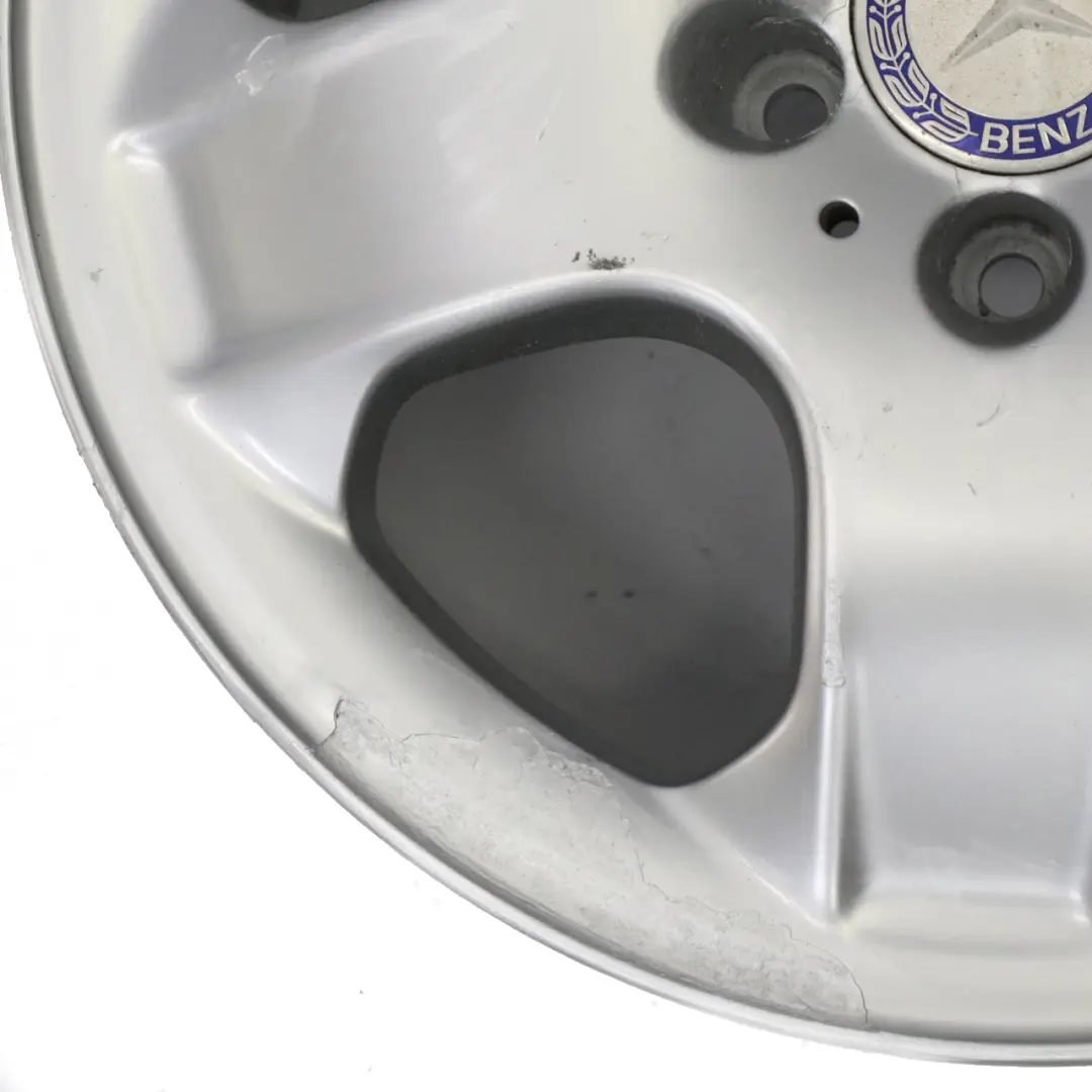 Silberne Leichtmetall felge 17" 8J ET:52 für Mercedes ML W163 mit Teilenummer A1634012602 Mercedes ML W163 Silberne Leichtmetall felge 17" 8J ET:52 - SKU A1634012602-1 - Teilenummer A1634012602