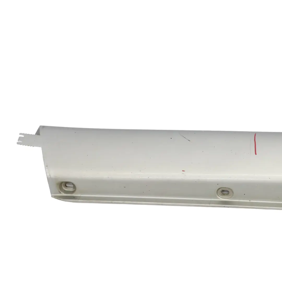 Couvre seuil de porte latérale gauche Brilliant Silver - 744 pour Mercedes ML W163 à propos du numéro de pièce A1636900340 Mercedes ML W163 Couvre seuil de porte latérale gauche Brilliant Silver - 744 - SKU A1636900340-BRS - Numéro de pièce A1636900340