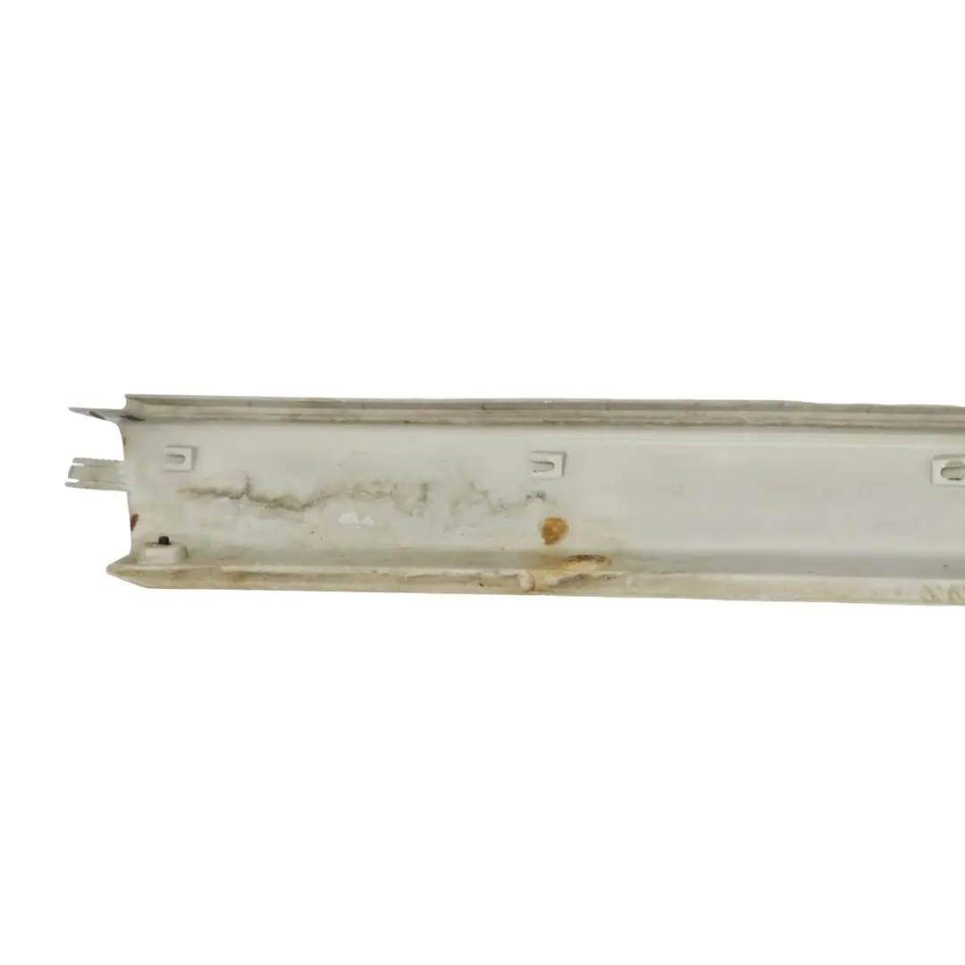 Battiscopa laterale soglia porta destra Argento brillante 744 per Mercedes ML W163 con numero di parte A1636900440 Mercedes ML W163 Battiscopa laterale soglia porta destra Argento brillante 744 - SKU A1636900440-BRS - Numero di parte A1636900440