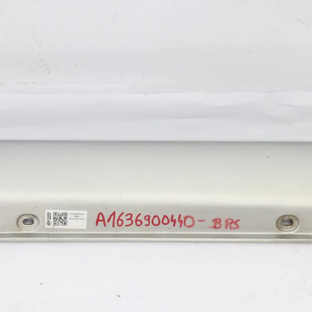 Door Sill Side Cover Skirt Right O/S Brilliant Silver - 744 to Mercedes ML W163 with Part number A1636900440 Mercedes ML W163 Door Sill Side Cover Skirt Right O/S Brilliant Silver - 744 - SKU A1636900440-BRS - Part number A1636900440