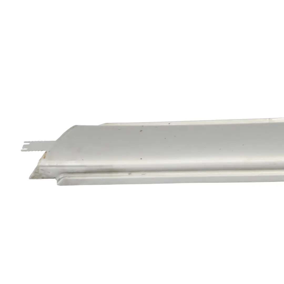 Battiscopa laterale soglia porta destra Argento brillante 744 per Mercedes ML W163 con numero di parte A1636900440 Mercedes ML W163 Battiscopa laterale soglia porta destra Argento brillante 744 - SKU A1636900440-BRS - Numero di parte A1636900440