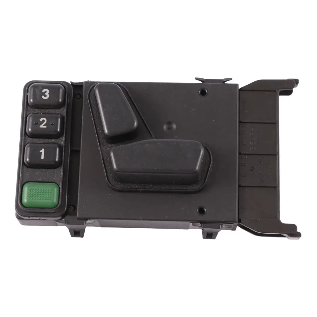 Sitzschalter Verstellspeicher Vorne Rechts für Mercedes ML W163 mit Teilenummer A1638202310 Mercedes ML W163 Sitzschalter Verstellspeicher Vorne Rechts - SKU A1638202310 - Teilenummer A1638202310