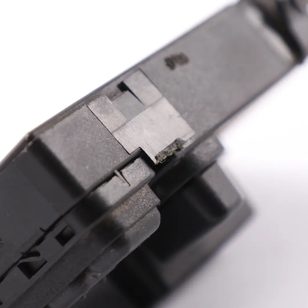 Mercedes ML W163 Memoria interruptor asiento delantero derecho - SKU A1638202310 - Número de pieza A1638202310