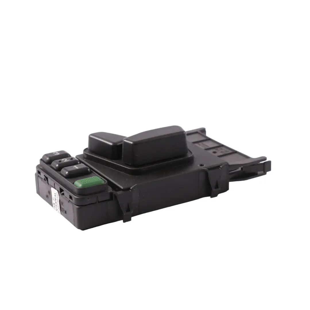 Przycisk Przełącznik Sterownia Fotela ąćzni do Mercedes ML W163 o numerze A1638202310 Mercedes ML W163 Przycisk Przełącznik Sterownia Fotela ąćzni - SKU A1638202310 - Numer Części A1638202310