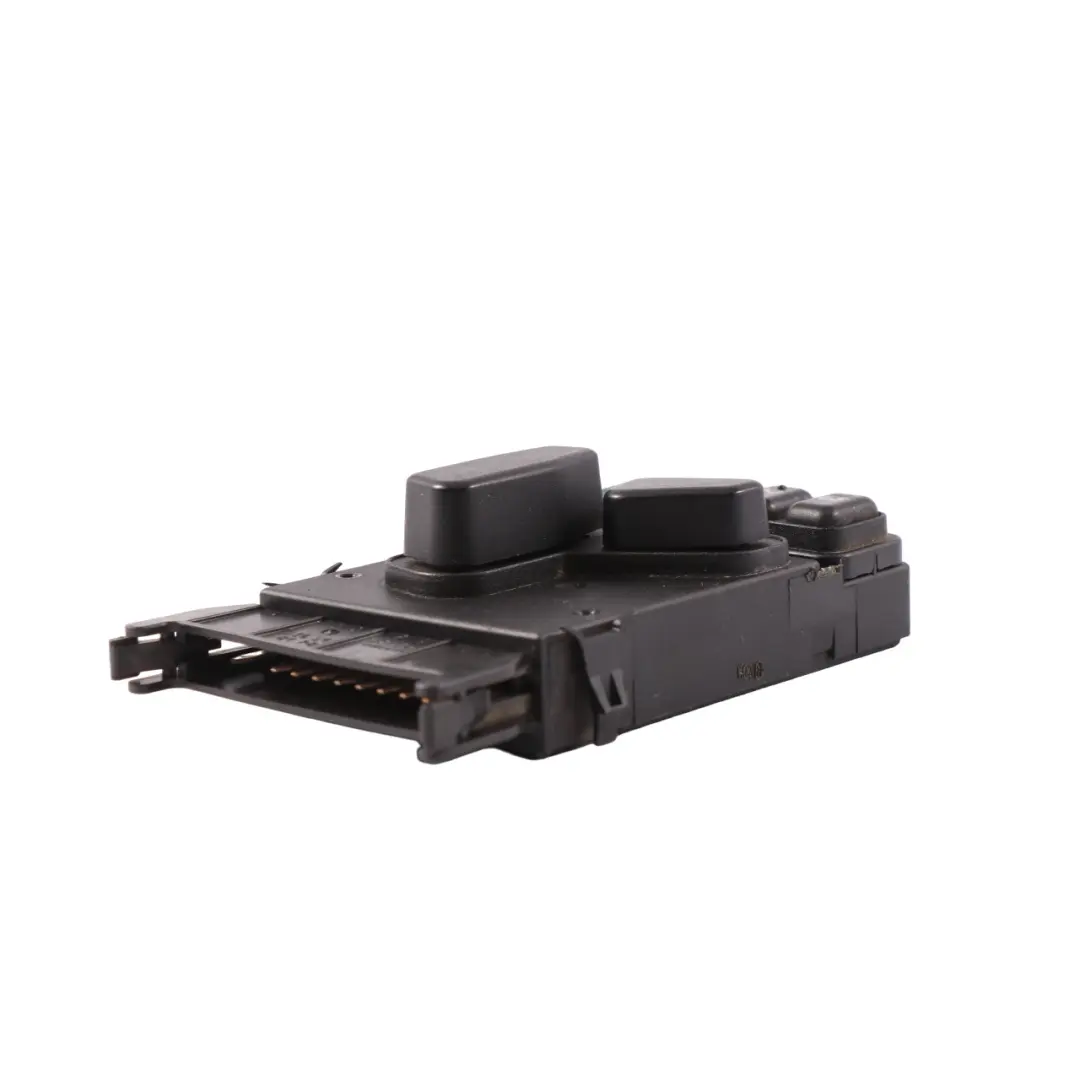 Memoria interruptor asiento delantero derecho para Mercedes ML W163 con número de pieza A1638202310 Mercedes ML W163 Memoria interruptor asiento delantero derecho - SKU A1638202310 - Número de pieza A1638202310