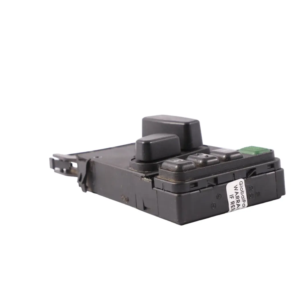 Interruttore regolazione sedile anteriore destro per Mercedes ML W163 con numero di parte A1638202310 Mercedes ML W163 Interruttore regolazione sedile anteriore destro - SKU A1638202310 - Numero di parte A1638202310