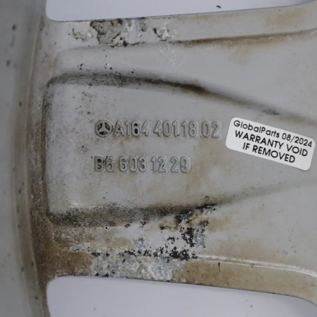 Silberne Leichtmetallfelge 8,5J 19" ET:58 5 Speichen für Mercedes W164 mit Teilenummer A1644011802 Mercedes W164 Silberne Leichtmetallfelge 8,5J 19" ET:58 5 Speichen - SKU A1644011802-2 - Teilenummer A1644011802