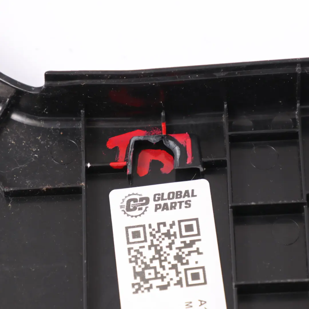 Recubrimiento panel asiento trasero derecho para Mercedes GL X164 con número de pieza A1649210486 Mercedes GL X164 Recubrimiento panel asiento trasero derecho - SKU A1649210486 - Número de pieza A1649210486