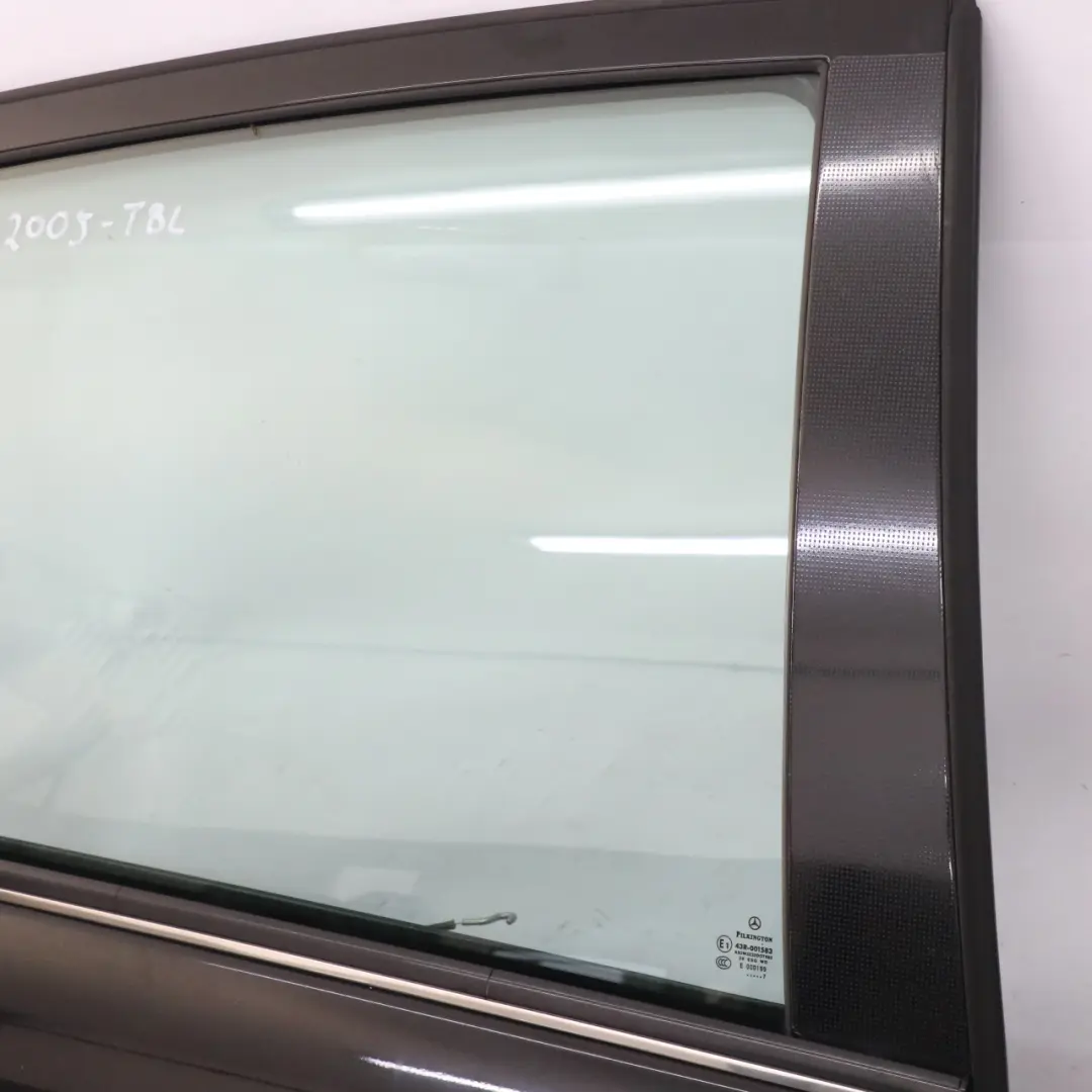 Porta posteriore destra Tropical Black Metallic - 160 per Mercedes W169 con numero di parte A1697302005 Mercedes W169 Porta posteriore destra Tropical Black Metallic - 160 - SKU A1697302005-TBL - Numero di parte A1697302005