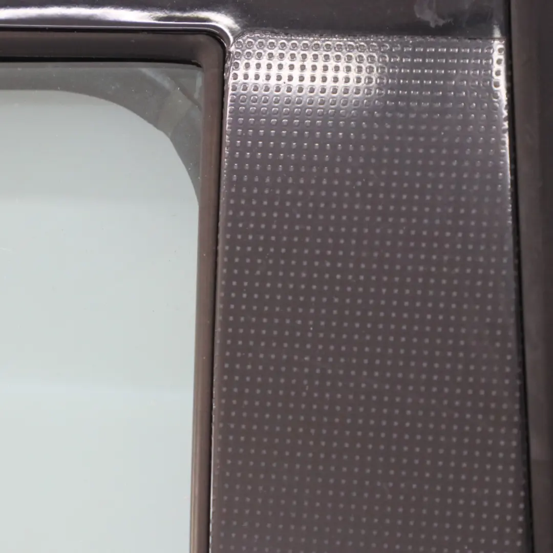 Porta posteriore destra Tropical Black Metallic - 160 per Mercedes W169 con numero di parte A1697302005 Mercedes W169 Porta posteriore destra Tropical Black Metallic - 160 - SKU A1697302005-TBL - Numero di parte A1697302005