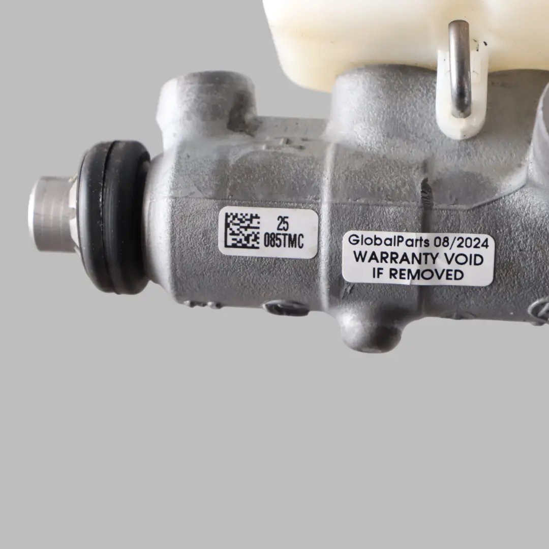 Brake Servo Fluid Reservoir Expansion Tank Bottle to Mercedes R172 with Part number A1724300102 Mercedes R172 Brake Servo Fluid Reservoir Expansion Tank Bottle - SKU A1724300102 - Part number A1724300102