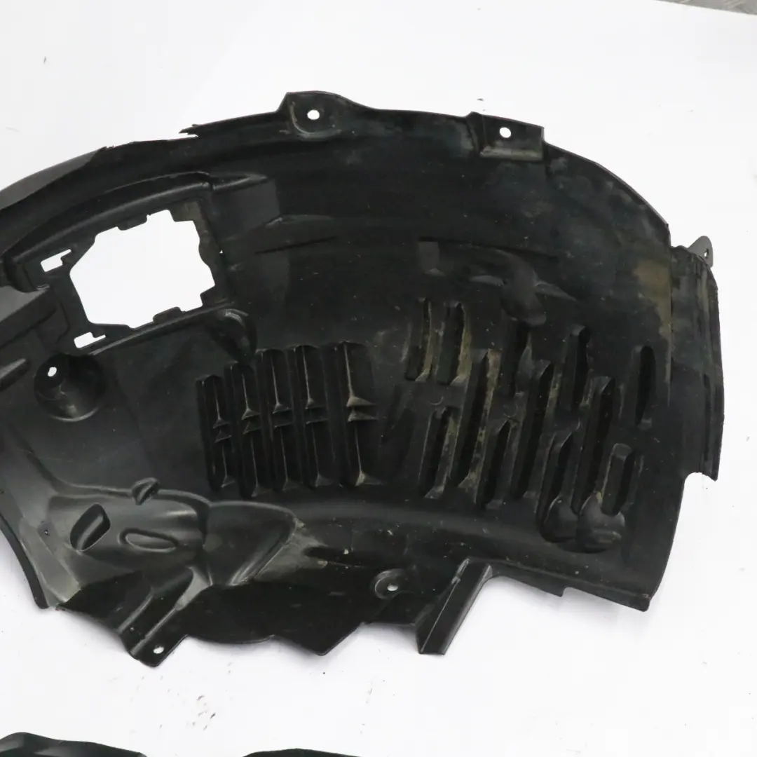 Radlauf vorne links Verkleidung für Mercedes SLK R172 mit Teilenummer A1726902030 Mercedes SLK R172 Radlauf vorne links Verkleidung - SKU A1726902030 - Teilenummer A1726902030