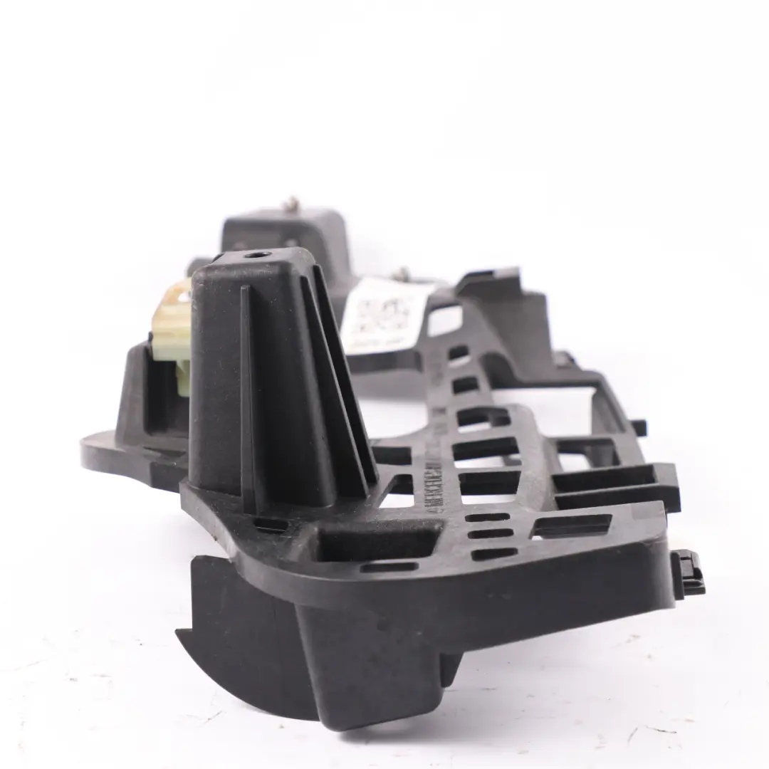 Support pare chocs arrière gauche fixation pour Mercedes R172 à propos du numéro de pièce A1728855800 Mercedes R172 Support pare chocs arrière gauche fixation - SKU A1728855800 - Numéro de pièce A1728855800