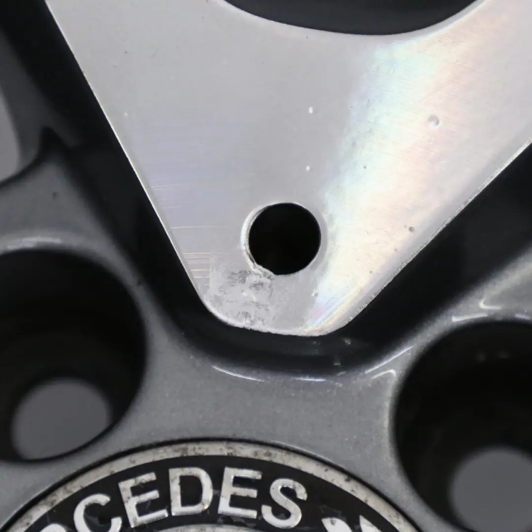 Felge Leichtmetallfelge 18" 8J ET:47 für Mercedes W176 AMG mit Teilenummer A1764010000 Mercedes W176 AMG Felge Leichtmetallfelge 18" 8J ET:47 - SKU A1764010000-2 - Teilenummer A1764010000