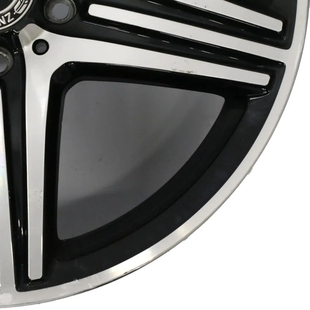 Llanta de aleación Mercedes W176 AMG 18" 5 radios dobles ET:48 8J para con número de pieza A1764010402 Llanta de aleación Mercedes W176 AMG 18" 5 radios dobles ET:48 8J - SKU A1764010402-5 - Número de pieza A1764010402