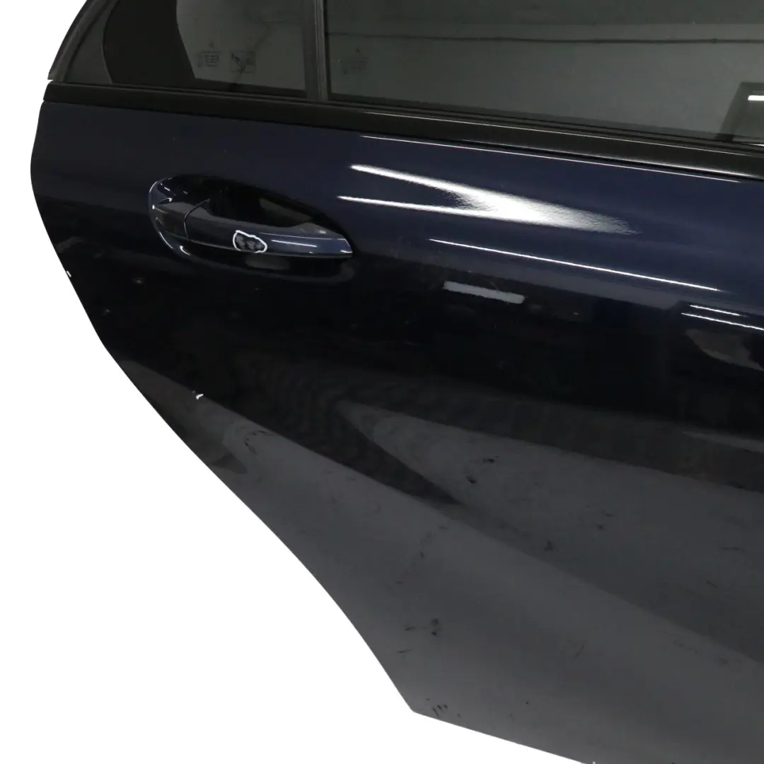Tür hinten rechts A-Klasse Cavansite Blau Metallic - 890 für Mercedes W176 mit Teilenummer A1767300105 Mercedes W176 Tür hinten rechts A-Klasse Cavansite Blau Metallic - 890 - SKU A1767300205-CVB - Teilenummer A1767300105