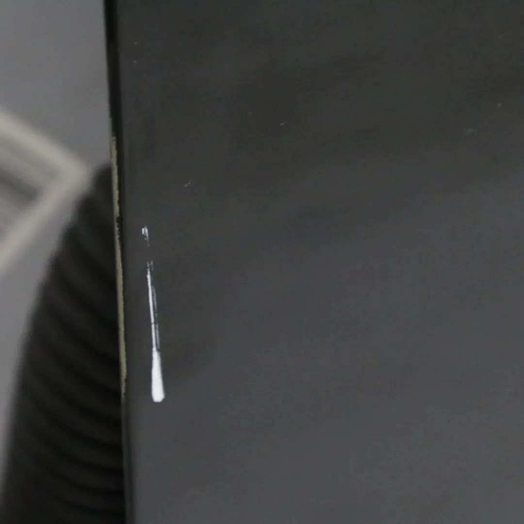 Clase A Puerta Delantera Izquierda Kosmos Negro Metalizado - 191 para Mercedes W177 con número de pieza A1777200700 Mercedes W177 Clase A Puerta Delantera Izquierda Kosmos Negro Metalizado - 191 - SKU A1777200700-KB - Número de pieza A1777200700