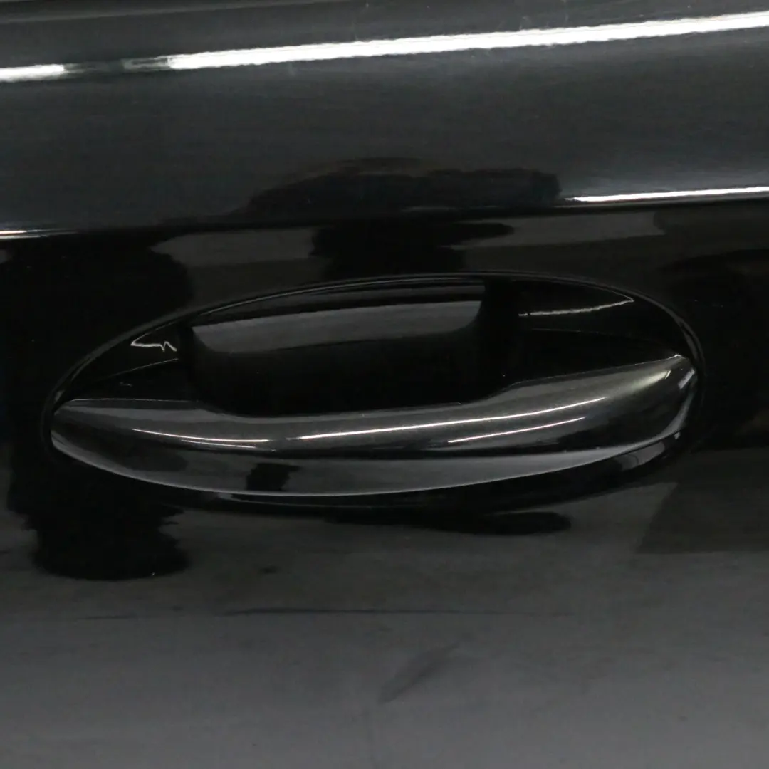 Classe A Porta anteriore sinistra Kosmos Nero Metallizzato - 191 per Mercedes W177 con numero di parte A1777200700 Mercedes W177 Classe A Porta anteriore sinistra Kosmos Nero Metallizzato - 191 - SKU A1777200700-KB - Numero di parte A1777200700