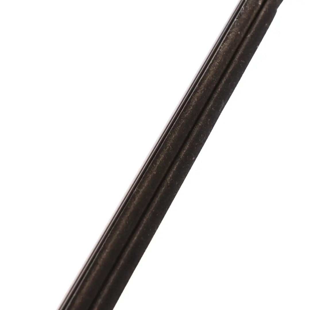 Tira de sellado ventana puerta trasera izquierda Negro Brillo para Mercedes W177 con número de pieza A1777352301 Mercedes W177 Tira de sellado ventana puerta trasera izquierda Negro Brillo - SKU A1777352301 - Número de pieza A1777352301