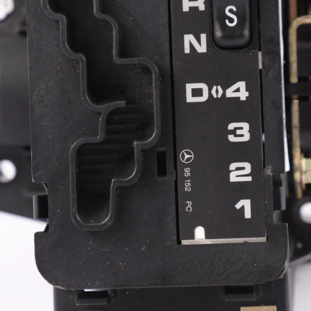 Automatik Getriebe Schalthebel Mechanismus für Mercedes W140 mit Teilenummer A2022670137 Mercedes W140 Automatik Getriebe Schalthebel Mechanismus - SKU A2022670137 - Teilenummer A2022670137