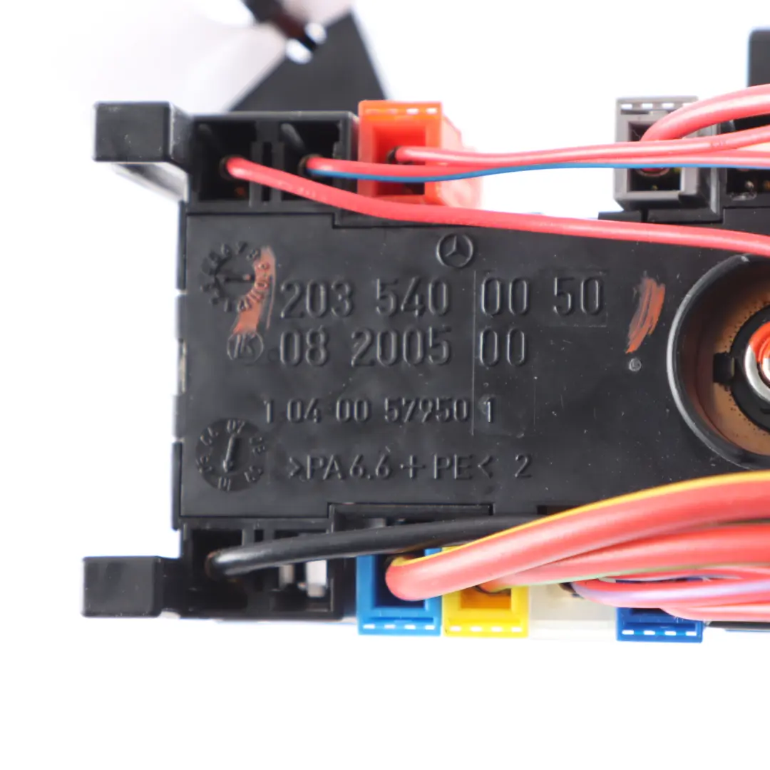 Scatola fusibili Unità controllo relè anteriore per Mercedes R171 W203 W209 con numero di parte A2035400050 Mercedes R171 W203 W209 Scatola fusibili Unità controllo relè anteriore - SKU A2035400050 - Numero di parte A2035400050