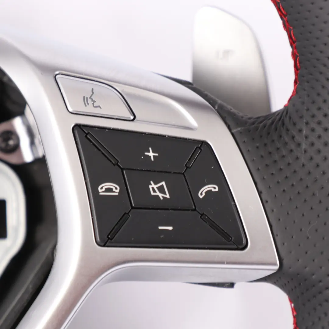 NUEVO Volante de cuero negro Palanca cambio Hilos rojos para Mercedes W176 C204 con número de pieza A2044605203 Mercedes W176 C204 NUEVO Volante de cuero negro Palanca cambio Hilos rojos - SKU A2044605203-1 - Número de pieza A2044605203