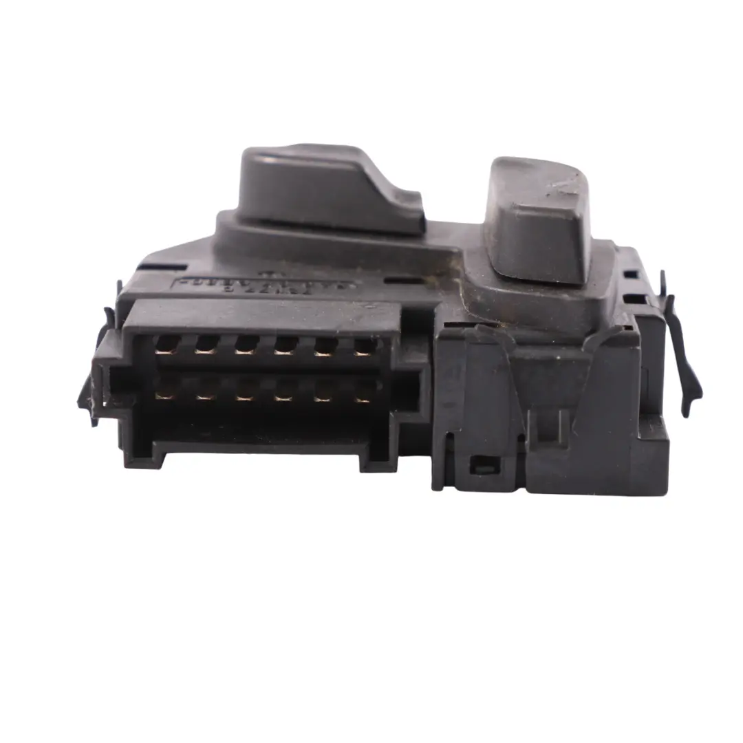 CLS350 Interruptor Ajuste Asiento Delantero Derecho Puertas para Mercedes X218 con número de pieza A2048701658 Mercedes X218 CLS350 Interruptor Ajuste Asiento Delantero Derecho Puertas - SKU A2048701658 - Número de pieza A2048701658
