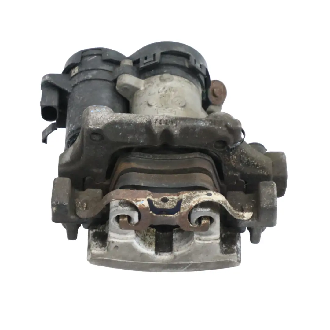 Zacisk Hamulcowy Prawy Tylny M264 do Mercedes W205 o numerze A2054230281 Mercedes W205 Zacisk Hamulcowy Prawy Tylny M264 - SKU A2054230281 - Numer Części A2054230281