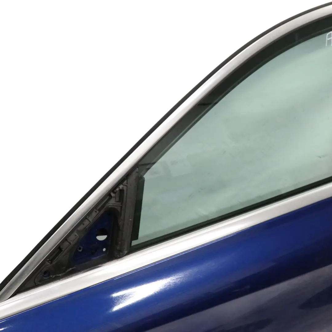 Puerta Delantera Izquierda Azul Brillante Metalizado - 896 para Mercedes W205 con número de pieza A2057200105 Mercedes W205 Puerta Delantera Izquierda Azul Brillante Metalizado - 896 - SKU A2057200105-BRB - Número de pieza A2057200105