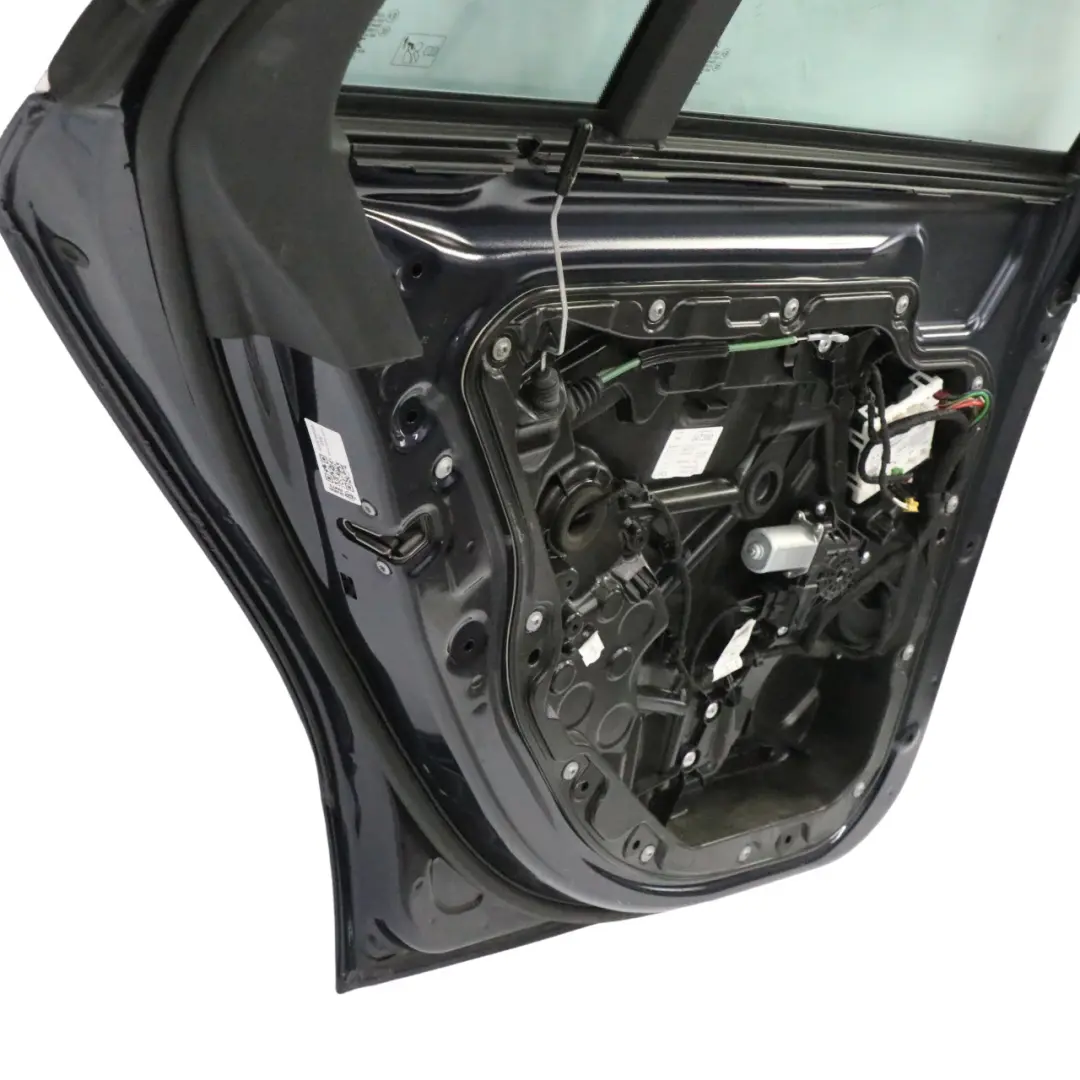 Tür hinten links Cavansite Blau Metallic - 890 für Mercedes W205 mit Teilenummer A2057300105 Mercedes W205 Tür hinten links Cavansite Blau Metallic - 890 - SKU A2057300105-CVB1 - Teilenummer A2057300105