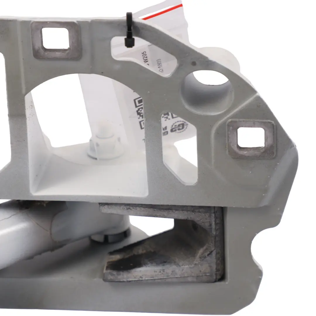 Bisagra trasera derecha del maletero Selenite Grey 992 para Mercedes W205 con número de pieza A2057500428 Mercedes W205 Bisagra trasera derecha del maletero Selenite Grey 992 - SKU A2057500428-POL - Número de pieza A2057500428