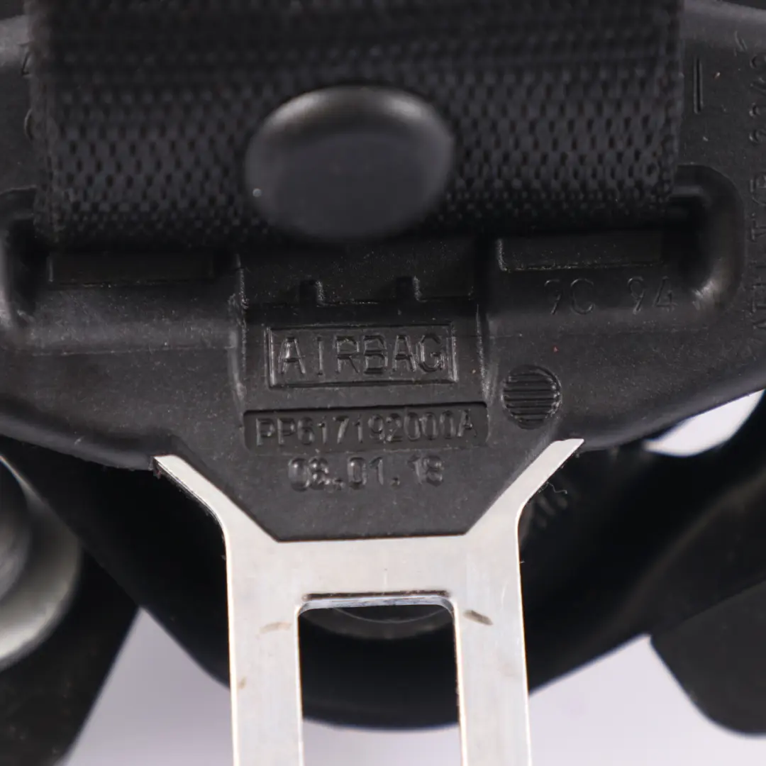 Cintura sicurezza anteriore sinistra superiore per Mercedes W205 con numero di parte A2058606300 Mercedes W205 Cintura sicurezza anteriore sinistra superiore - SKU A2058606300 - Numero di parte A2058606300