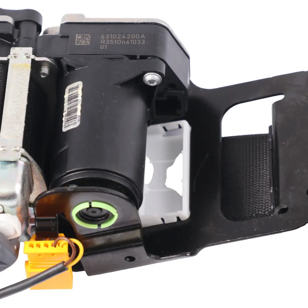 Seatbelt Front Left N/S Seat Safety Upper Belt to Mercedes W205 with Part number A2058606300 Mercedes W205 Seatbelt Front Left N/S Seat Safety Upper Belt - SKU A2058606300 - Part number A2058606300