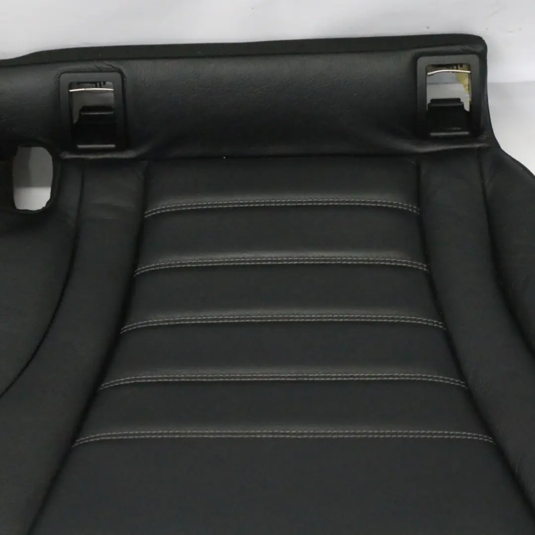 Siège arrière banquette habillage garniture simili cuir noir pour Mercedes W205 à propos du numéro de pièce A2059200650 Mercedes W205 Siège arrière banquette habillage garniture simili cuir noir - SKU A2059200650 - Numéro de pièce A2059200650
