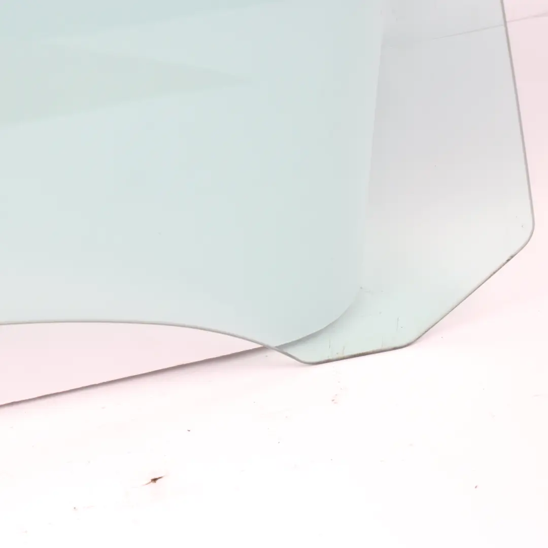 W207 Türfenster Glas Vorne Rechts Grün AS2 für Mercedes mit Teilenummer A2077250200 Mercedes W207 Türfenster Glas Vorne Rechts Grün AS2 - SKU A2077250200 - Teilenummer A2077250200