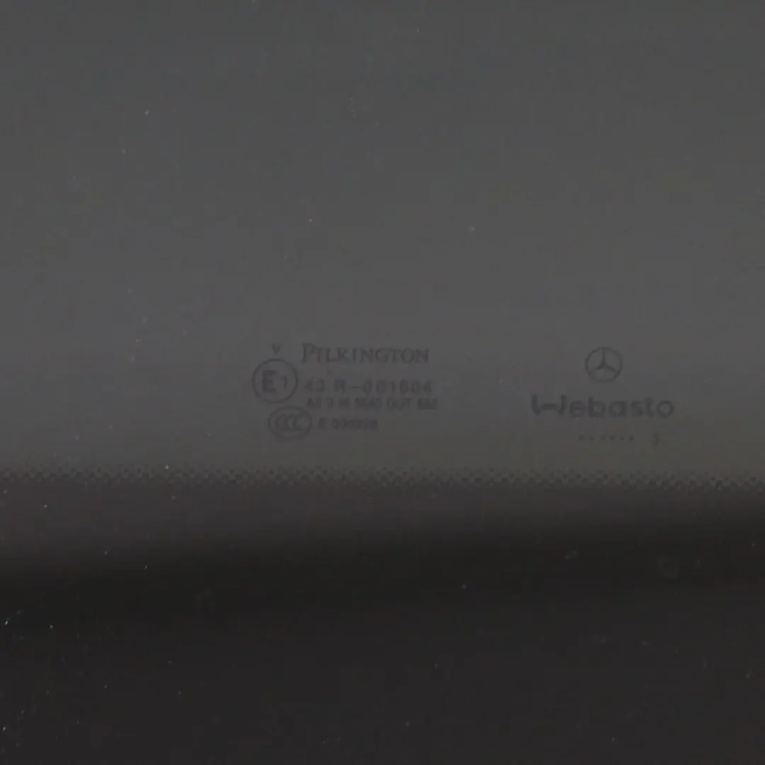 Panneau verre vitre centrale toit panoramique coulissant AS3 pour Mercedes C204 C207 à propos du numéro de pièce A2077800221 Mercedes C204 C207 Panneau verre vitre centrale toit panoramique coulissant AS3 - SKU A2077800221-1 - Numéro de pièce A2077800221