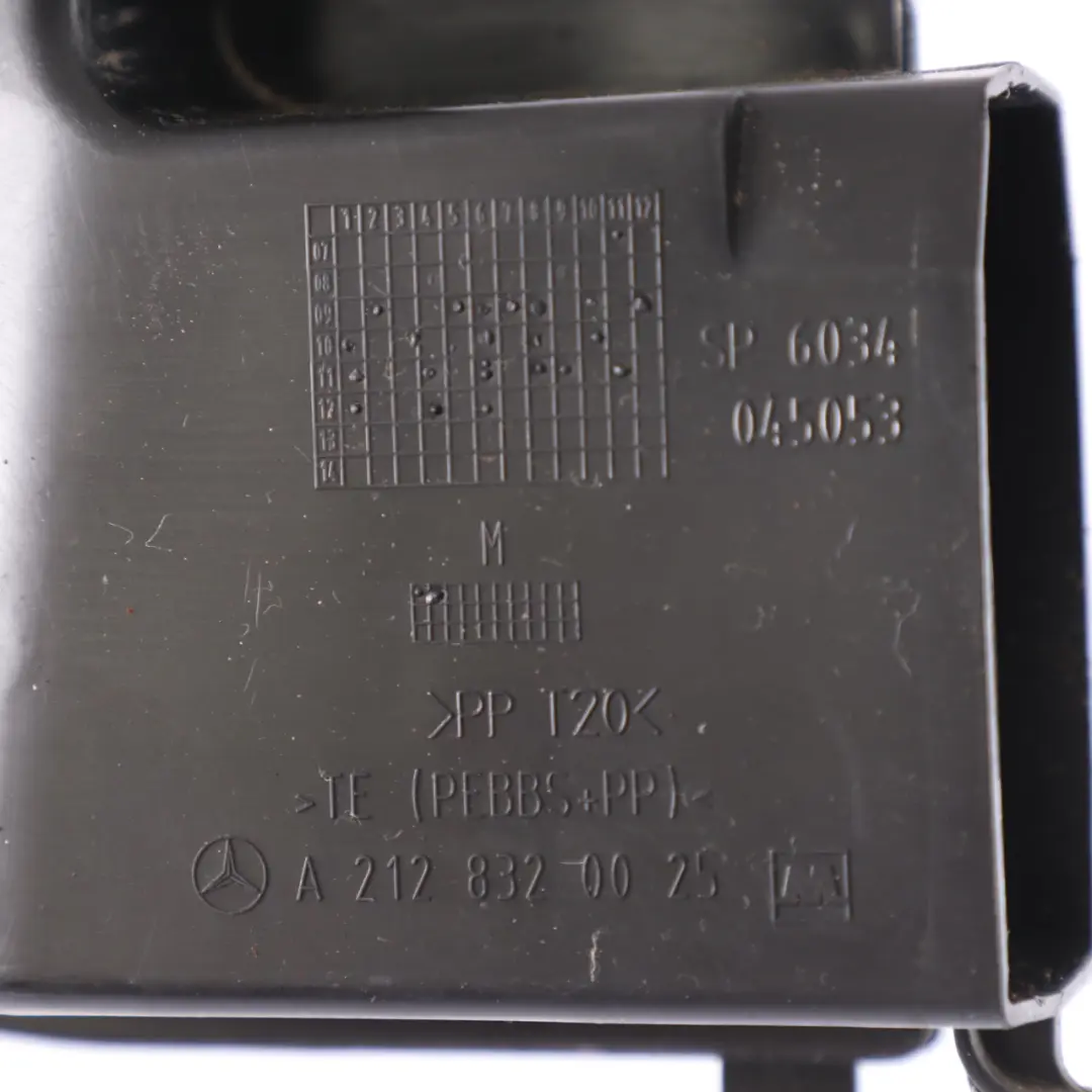 Mercedes X218 Wasser Abfluss Schlauch Rohrleitung Kanalleitung - SKU A2128320025 - Teilenummer A2128320025