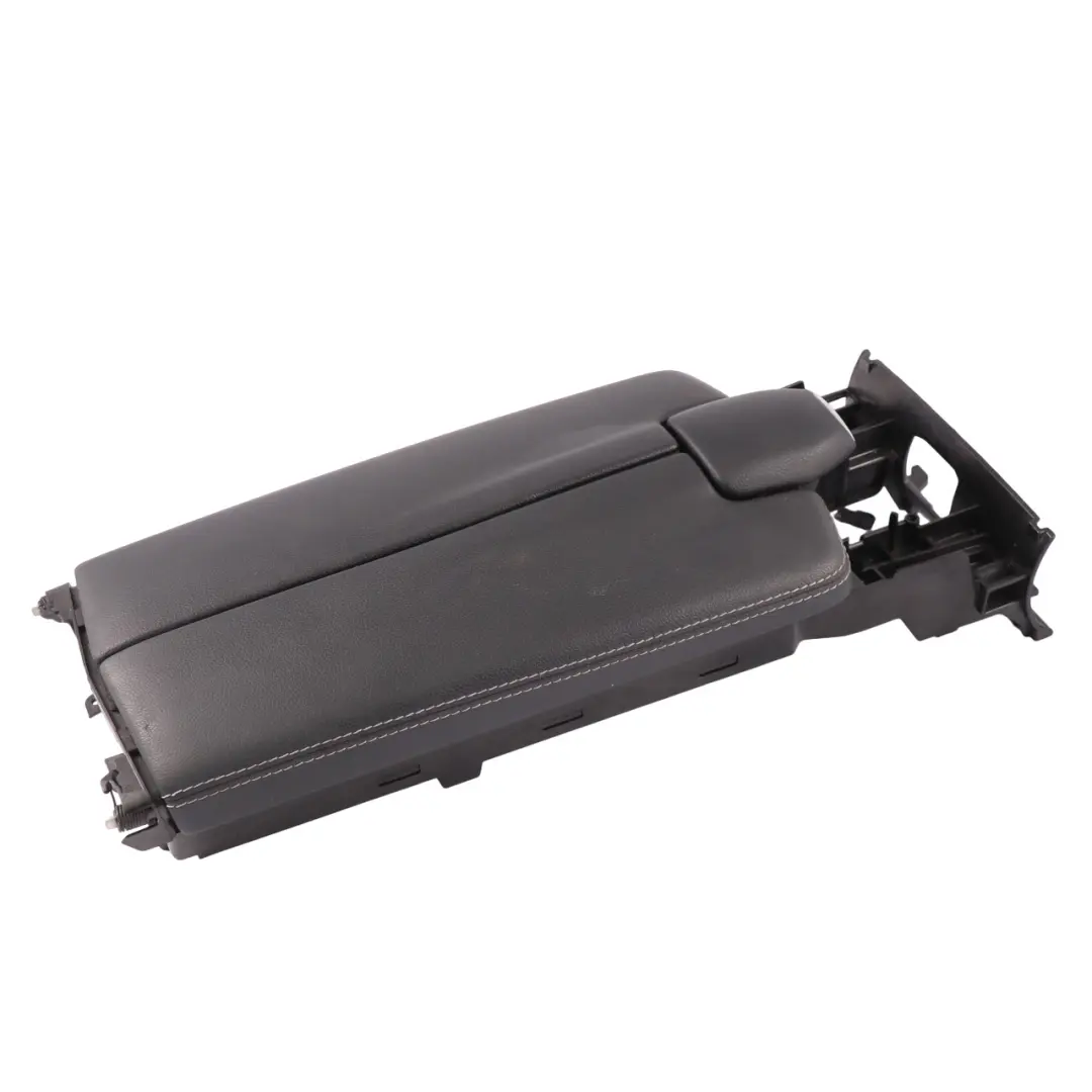 Mercedes X218 console avant accoudoir garniture panneau cuir noir - SKU A2186800096 - Numéro de pièce A2186800096