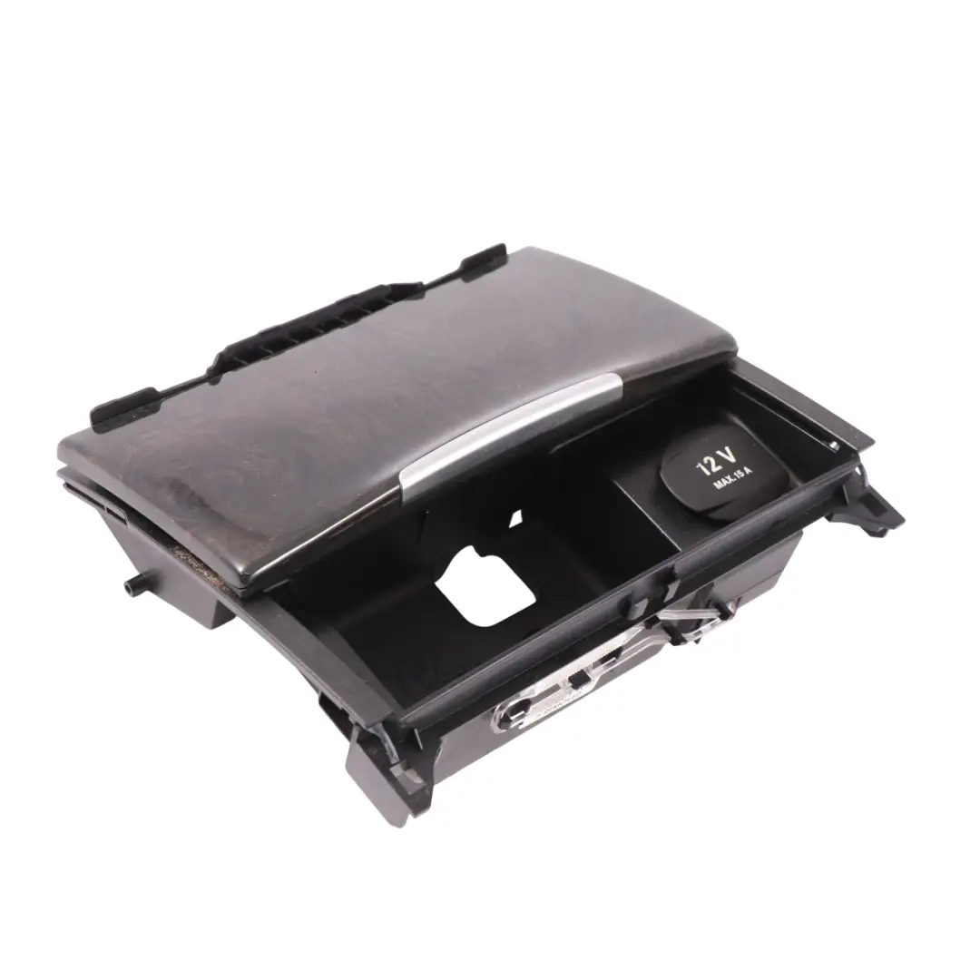 Salpicadero Consola Central Cenicero Embellecedor para Mercedes X218 con número de pieza A2186800750 Mercedes X218 Salpicadero Consola Central Cenicero Embellecedor - SKU A2186800750 - Número de pieza A2186800750