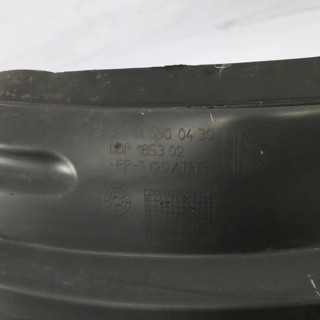 Delantero Derecho Parte Trasera Tapa Paso de Rueda para Mercedes X218 con número de pieza A2186900430 Mercedes X218 Delantero Derecho Parte Trasera Tapa Paso de Rueda - SKU A2186900430 - Número de pieza A2186900430