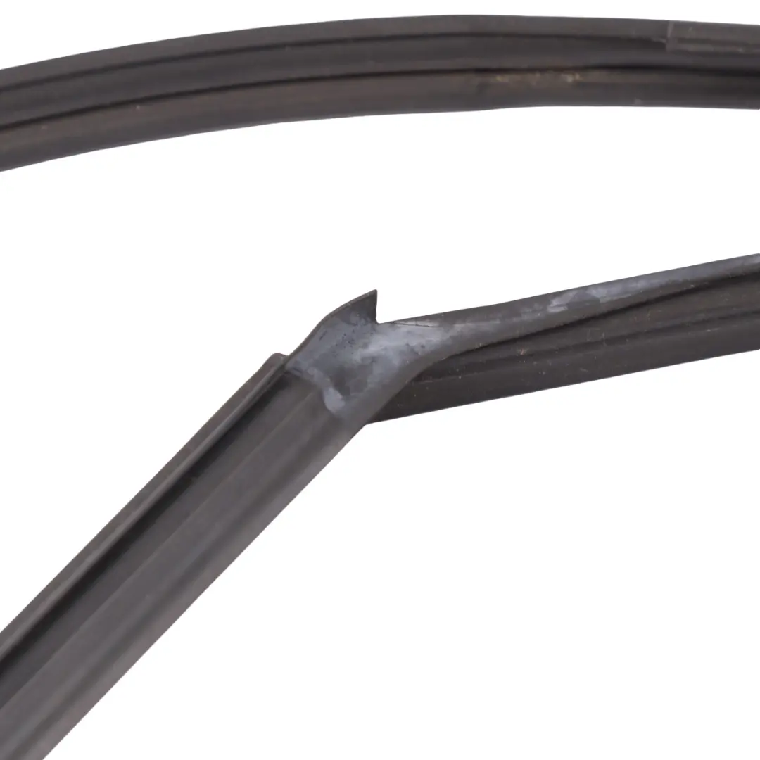 Mercedes X218 Guarnizione finestrino porta sinistra Lato - SKU A2187200978 - Numero di parte A2187200978