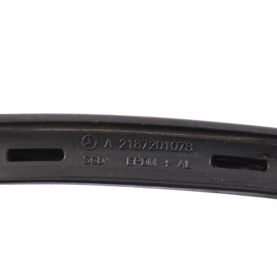 Joint de vitre de porte droite Side Front Rear pour Mercedes X218 à propos du numéro de pièce A2187201078 Mercedes X218 Joint de vitre de porte droite Side Front Rear - SKU A2187201078 - Numéro de pièce A2187201078