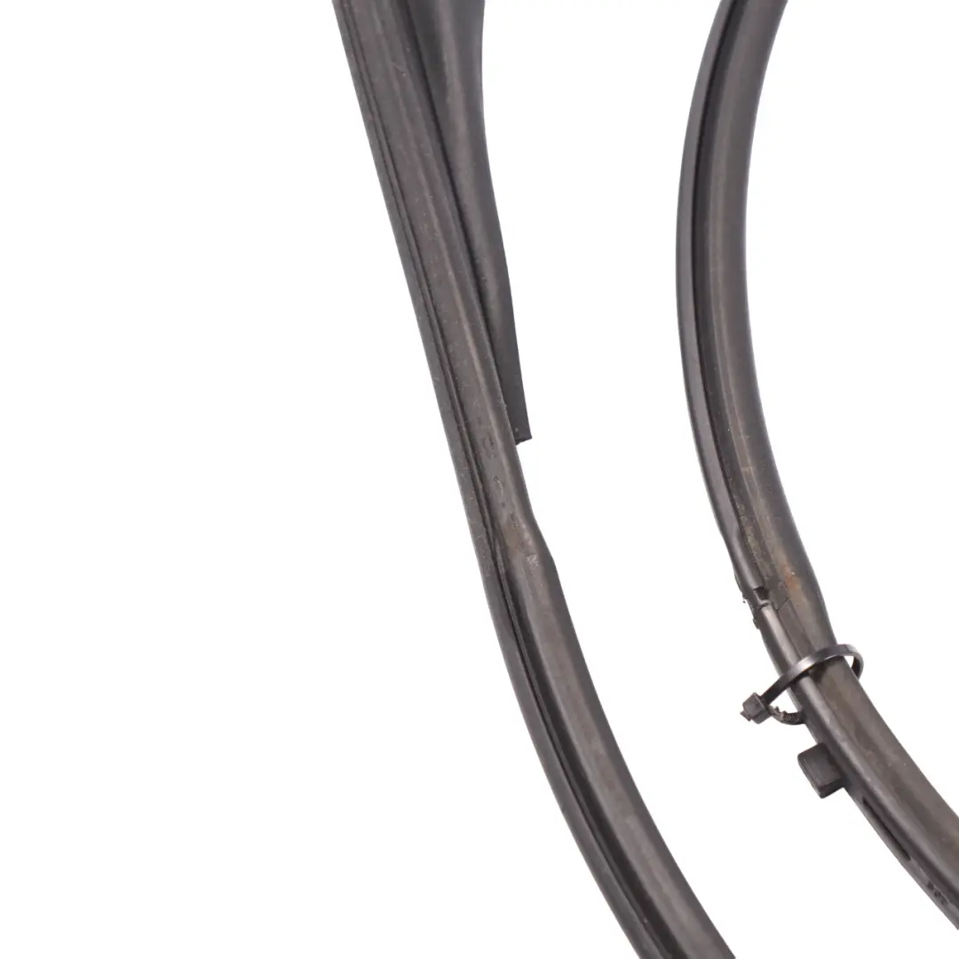 Türfensterdichtung Rechts Seite Vorne Hinten für Mercedes X218 mit Teilenummer A2187201078 Mercedes X218 Türfensterdichtung Rechts Seite Vorne Hinten - SKU A2187201078 - Teilenummer A2187201078