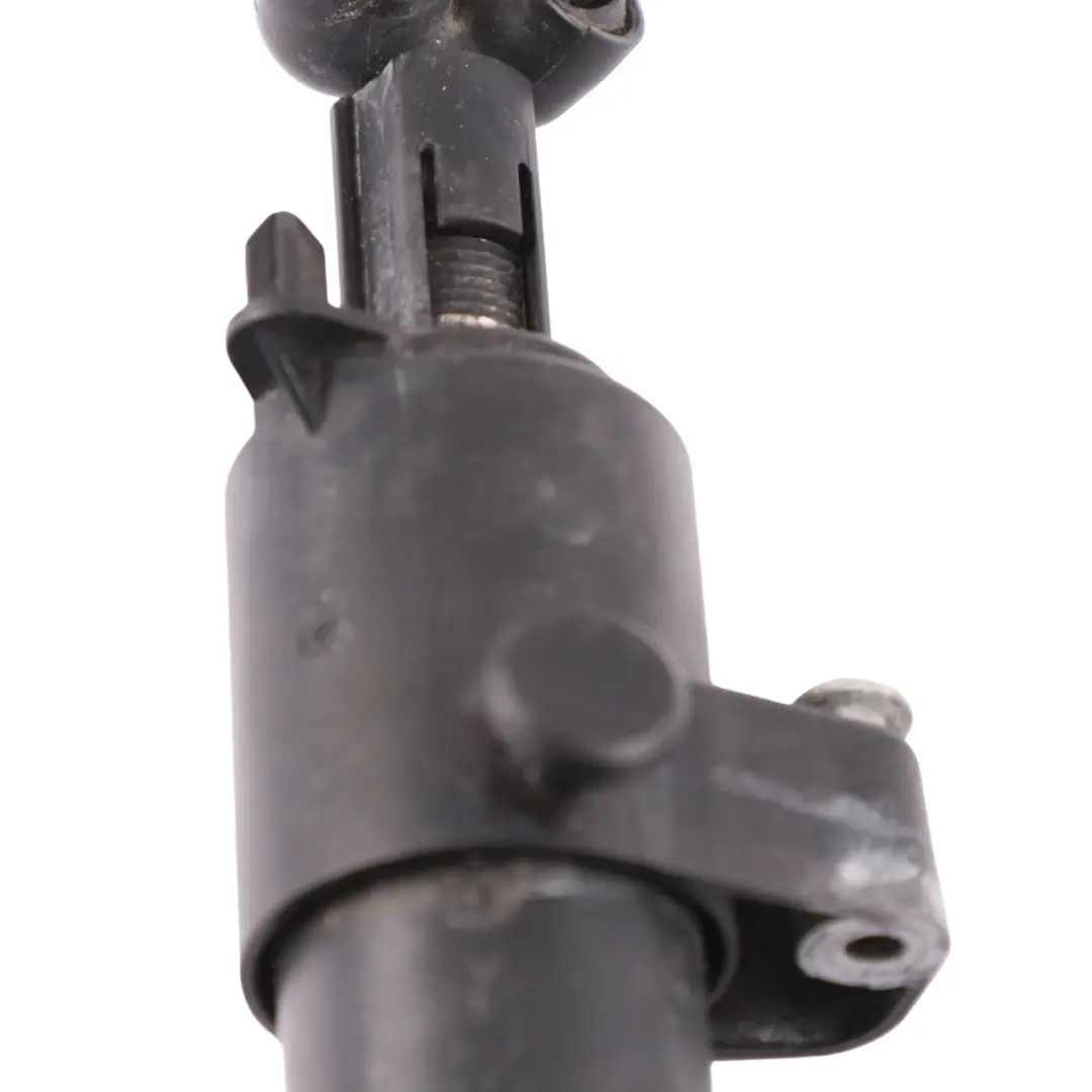 Projecteur gauche Buse de nettoyage et de Lavage pour Mercedes X218 à propos du numéro de pièce A2188600147 Mercedes X218 Projecteur gauche Buse de nettoyage et de Lavage - SKU A2188600147 - Numéro de pièce A2188600147