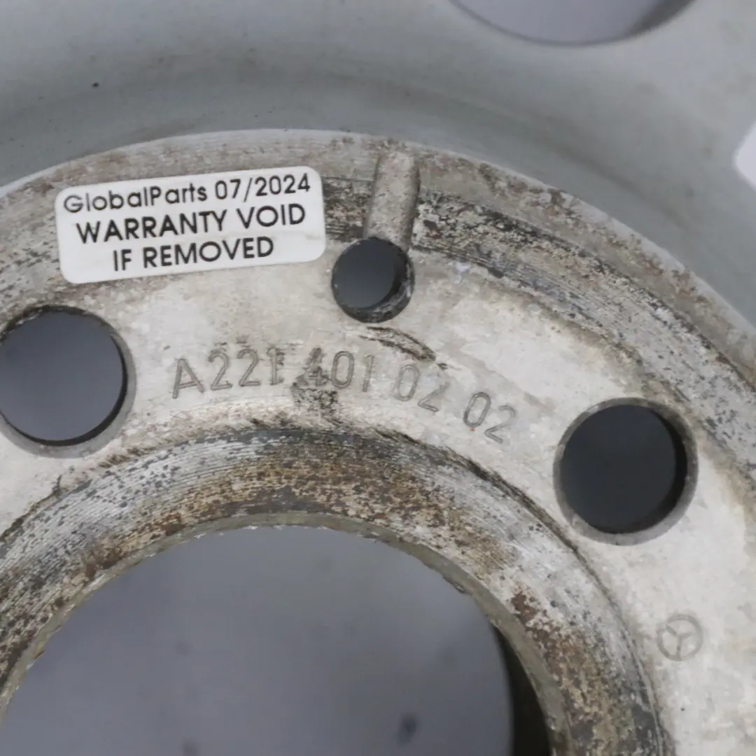 Felga Aluminiowa Opona Continental 17" 8J ET:43 235/55 do Mercedes W221 o numerze A2214010202 Mercedes W221 Felga Aluminiowa Opona Continental 17" 8J ET:43 235/55 - SKU A2214010202-5 - Numer Części A2214010202