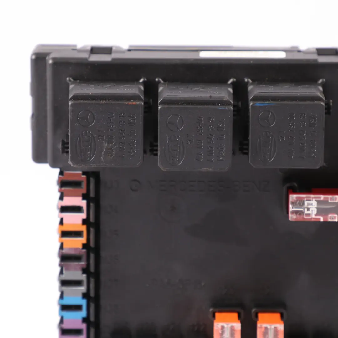 Caja fusibles Unidad control SAM Módulo Relé para Mercedes W221 con número de pieza A2215403250 Mercedes W221 Caja fusibles Unidad control SAM Módulo Relé - SKU A2215403250 - Número de pieza A2215403250